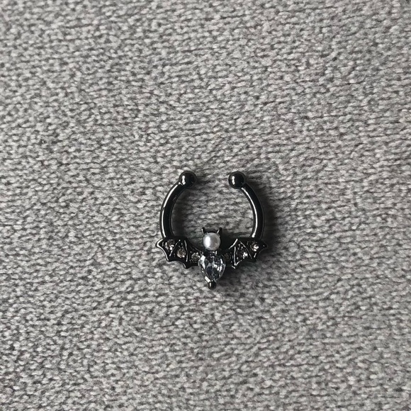 Bat Faux Septum Nose Ring ~ Brand New! - Picture 7 of 8